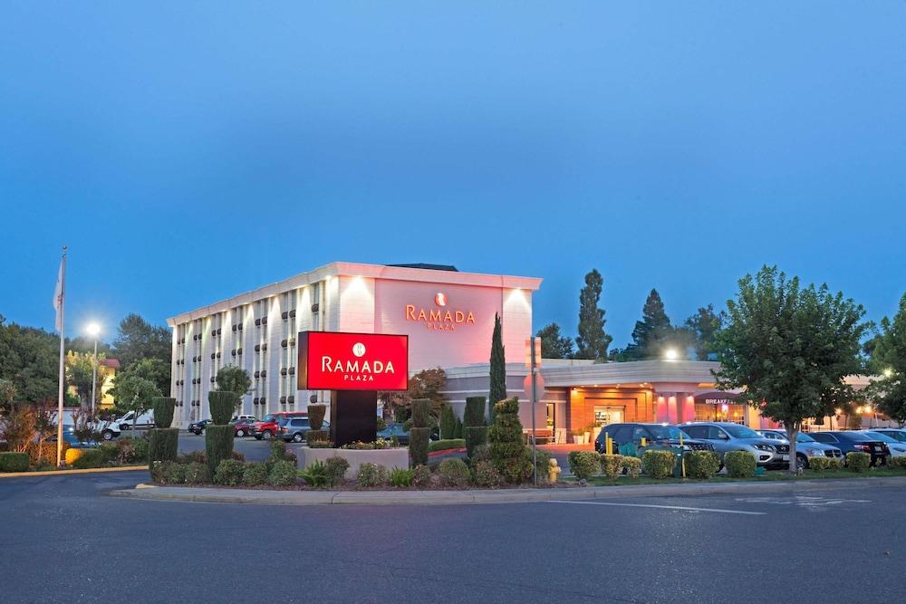 Hotel Doubletree By Hilton Chico, Ca Exterior foto