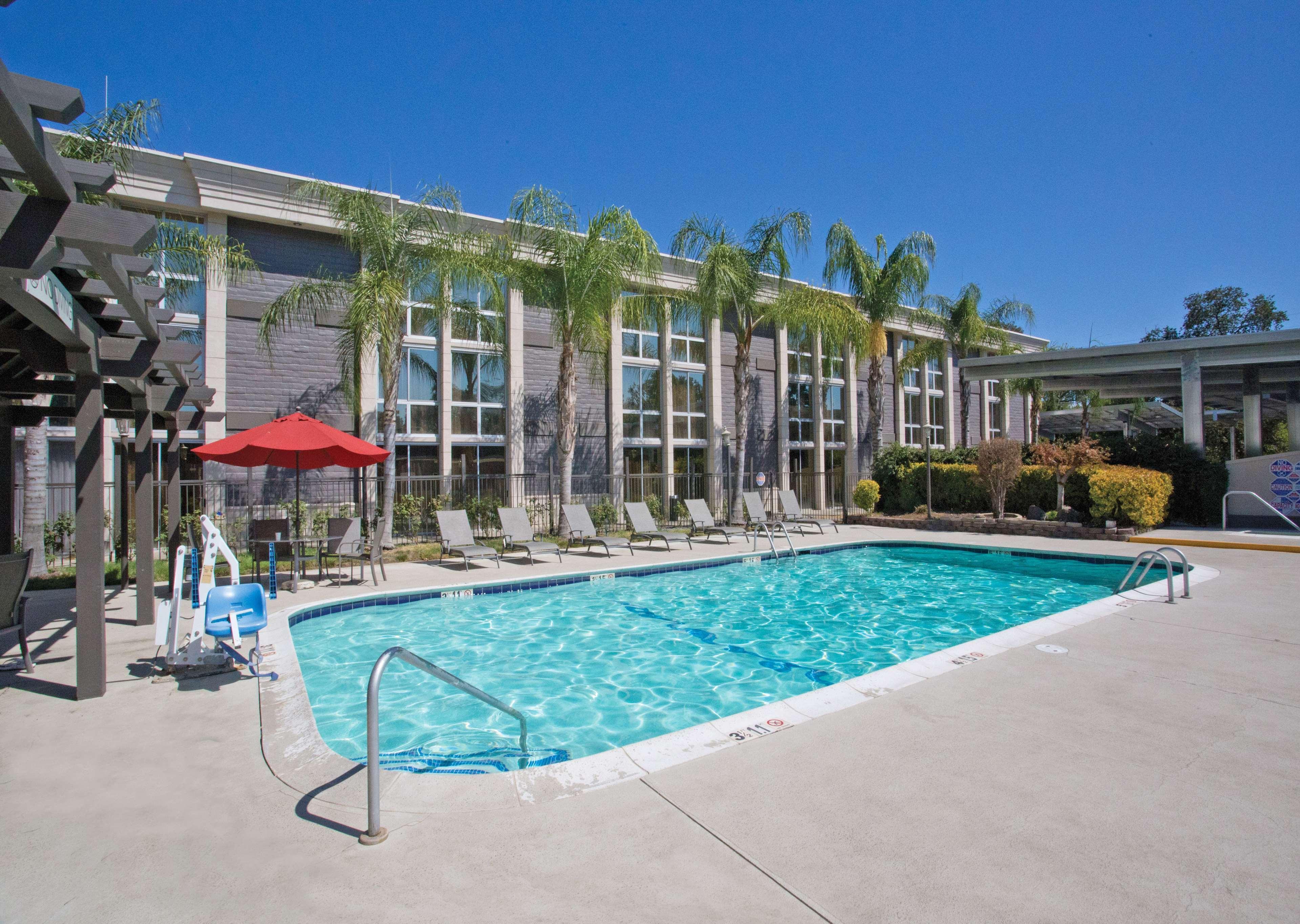 Hotel Doubletree By Hilton Chico, Ca Exterior foto